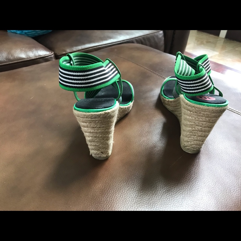Shoes - Picture 3 of 5